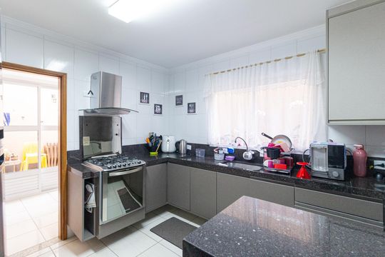 Cozinha de casa à venda com 3 quartos, 164m² em Bela Vista, Osasco