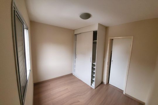 Quarto 2 de apartamento para alugar com 2 quartos, 45m² em Jardim Miriam, São Paulo