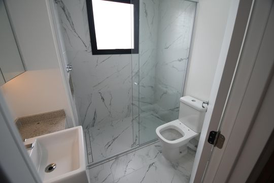 Banheiro Suíte 3 de apartamento para alugar com 3 quartos, 105m² em Nova Campinas, Campinas