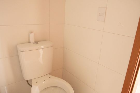 Banheiro Social de apartamento à venda com 2 quartos, 38m² em Vila Baruel, São Paulo