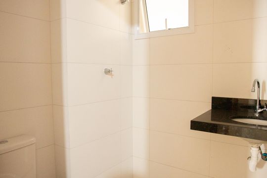 Banheiro Social de apartamento à venda com 2 quartos, 39m² em Vila Baruel, São Paulo