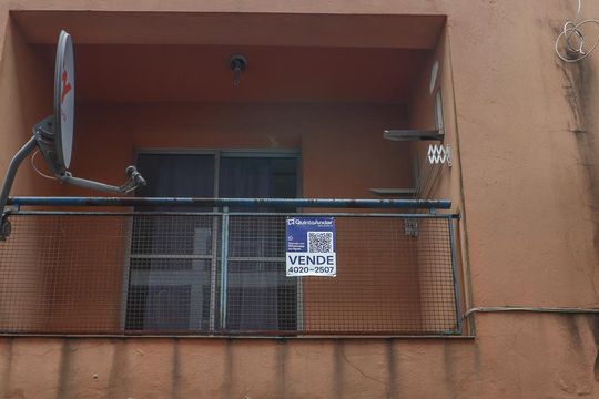 Placa de apartamento à venda com 2 quartos, 46m² em Sarandi, Porto Alegre