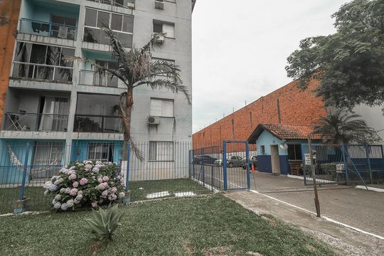 Fachada de apartamento à venda com 2 quartos, 46m² em Sarandi, Porto Alegre