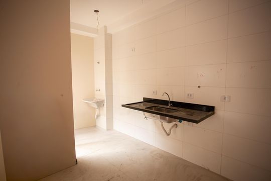 Cozinha e Área de Serviço de apartamento à venda com 2 quartos, 51m² em Vila Baruel, São Paulo
