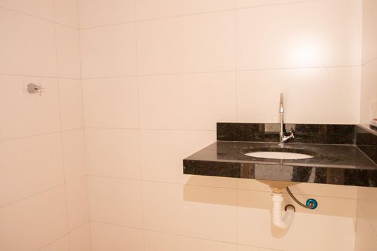 Banheiro Social de apartamento à venda com 2 quartos, 40m² em Vila Baruel, São Paulo