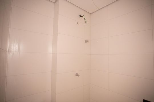 Banheiro Social de apartamento à venda com 2 quartos, 40m² em Vila Baruel, São Paulo