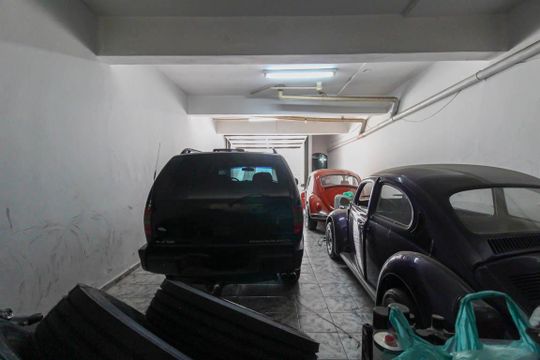 Garagem de casa à venda com 4 quartos, 250m² em Jardim Ana Rosa, São Paulo