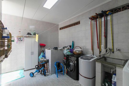 Área de Serviço de casa à venda com 4 quartos, 250m² em Jardim Ana Rosa, São Paulo