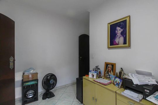 Quarto 3 de casa à venda com 4 quartos, 250m² em Jardim Ana Rosa, São Paulo