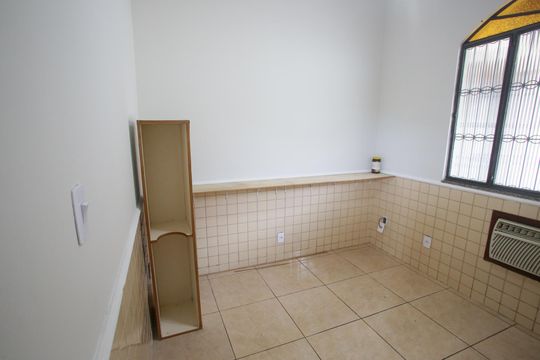 Quarto de Serviço de casa à venda com 4 quartos, 444m² em Jacarepaguá, Rio de Janeiro