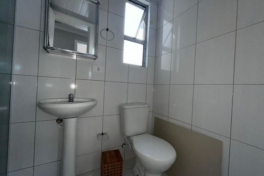 Banheiro Social de apartamento para alugar com 3 quartos, 55m² em Santa Cândida, Curitiba