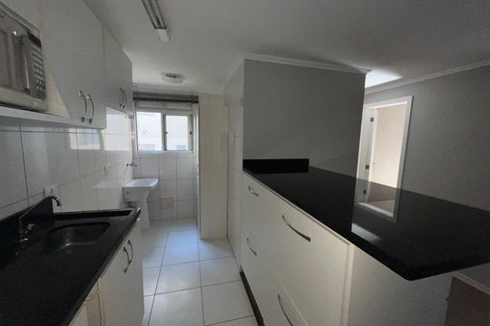Cozinha de apartamento para alugar com 3 quartos, 55m² em Santa Cândida, Curitiba