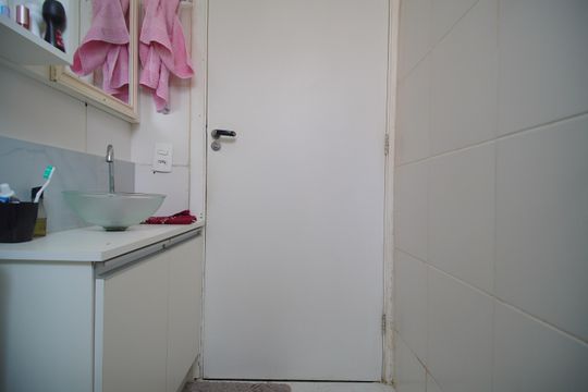 Banheiro de apartamento à venda com 2 quartos, 42m² em Santo Afonso, Novo Hamburgo