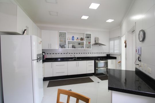 Cozinha de casa para alugar com 4 quartos, 520m² em Jardim Franca, São Paulo