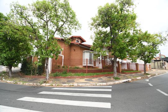 Fachada de casa à venda com 5 quartos, 290m² em Taquaral , Campinas