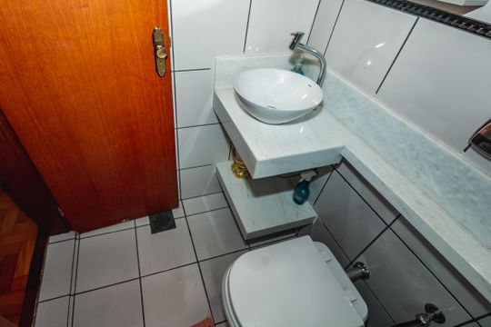 Banheiro da Suíte 1 de casa à venda com 4 quartos, 300m² em São João Batista, Belo Horizonte