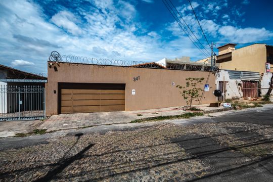 Fachada de casa à venda com 4 quartos, 300m² em São João Batista, Belo Horizonte
