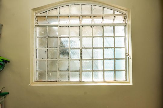 Quarto de Serviço de casa à venda com 4 quartos, 300m² em São João Batista, Belo Horizonte