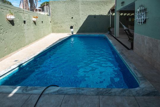 Área Externa de casa para alugar com 4 quartos, 300m² em São João Batista, Belo Horizonte