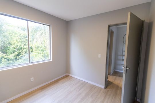 Quarto de apartamento para alugar com 1 quarto, 120m² em Teresópolis, Porto Alegre