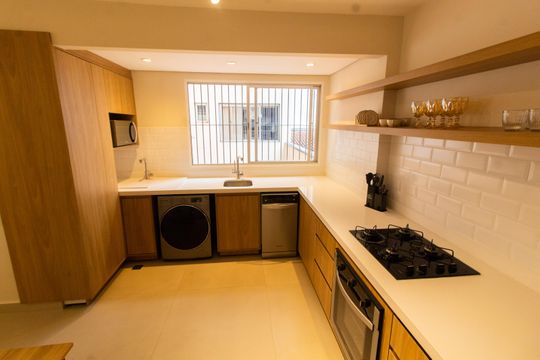 Cozinha de apartamento à venda com 2 quartos, 67m² em Cambuí, Campinas