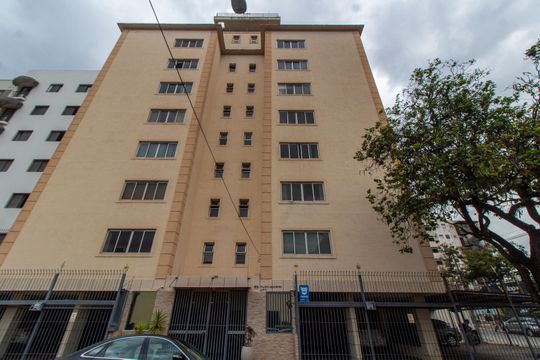 Fachada de apartamento à venda com 2 quartos, 67m² em Cambuí, Campinas