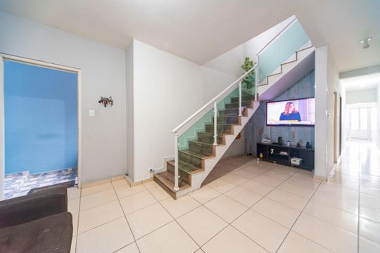 Casa à venda com 6 quartos, 260m² em Jardim Ipanema, Santo André