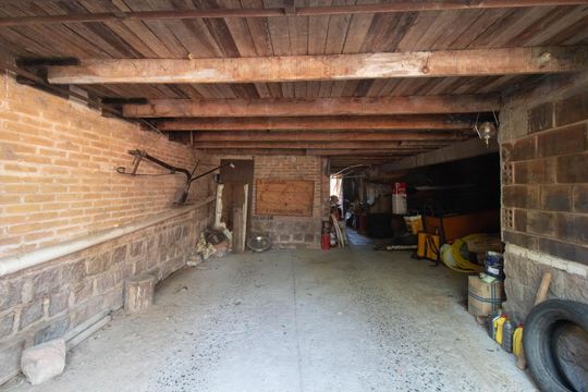 Garagem de casa à venda com 2 quartos, 120m² em Partenon, Porto Alegre
