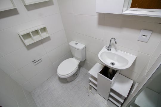 Banheiro Social de kitnet/studio à venda com 1 quarto, 30m² em Vila Invernada, São Paulo
