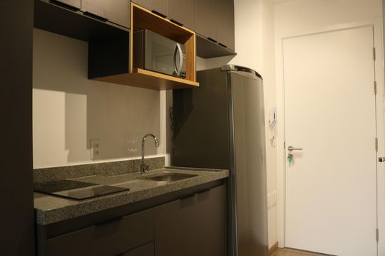 Cozinha de apartamento para alugar com 1 quarto, 27m² em Perdizes, São Paulo