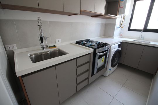 Cozinha de apartamento para alugar com 2 quartos, 45m² em Barra Olímpica, Rio de Janeiro