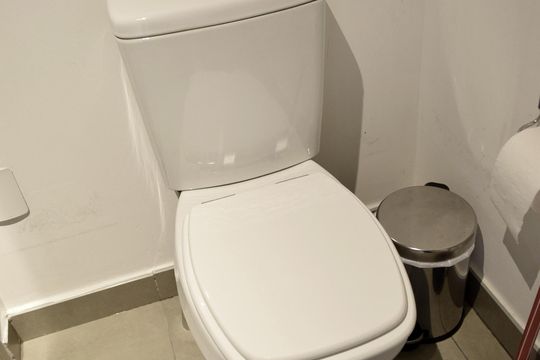 Banheiro de kitnet/studio à venda com 1 quarto, 22m² em Jardim Paulista, São Paulo