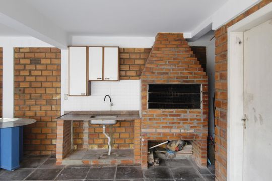 Churrasqueira de casa à venda com 4 quartos, 262m² em Sarandi, Porto Alegre