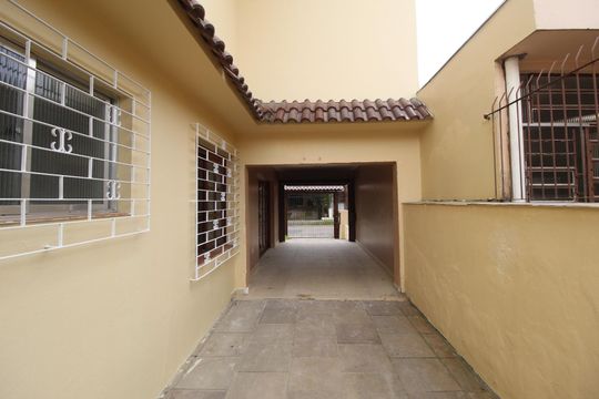 Garagem de casa à venda com 4 quartos, 262m² em Sarandi, Porto Alegre
