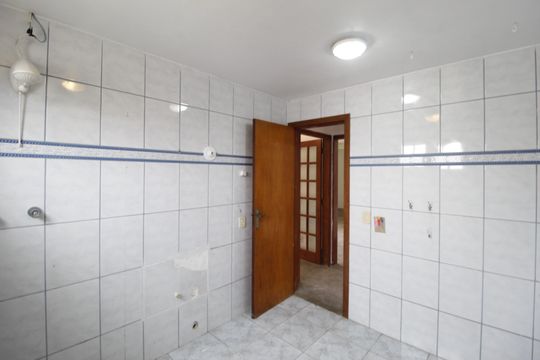 Banheiro 2 de casa à venda com 4 quartos, 262m² em Sarandi, Porto Alegre