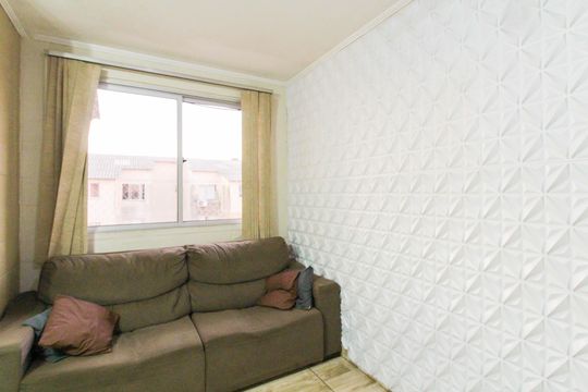 Sala de apartamento à venda com 2 quartos, 38m² em Olaria, Canoas