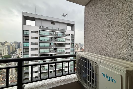 Varanda de kitnet/studio para alugar com 1 quarto, 30m² em Vila Nova Conceição, São Paulo