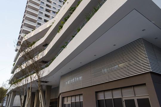 Fachada de kitnet/studio para alugar com 1 quarto, 30m² em Vila Nova Conceição, São Paulo