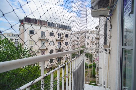 varanda sa sala de apartamento à venda com 3 quartos, 51m² em Santos Dumont, São Leopoldo
