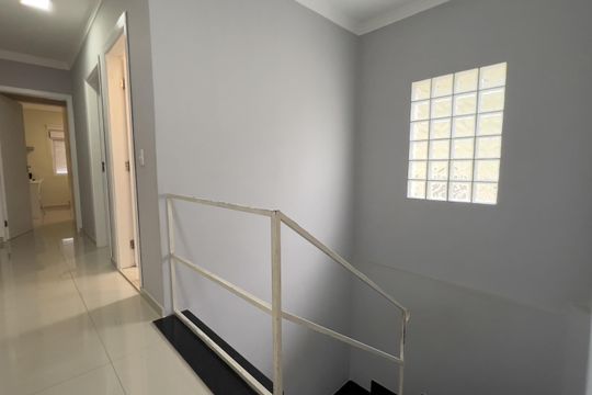 Corredor  de casa à venda com 3 quartos, 125m² em Jardim Terezopolis, Guarulhos