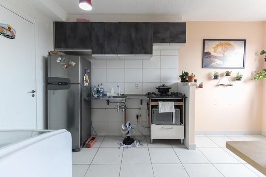 Cozinha de apartamento para alugar com 2 quartos, 50m² em Colônia (zona Leste), São Paulo