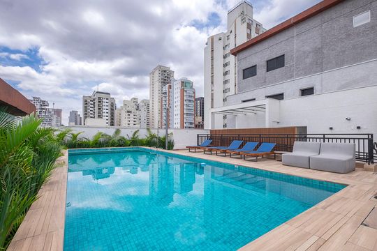 Piscina de kitnet/studio para alugar com 1 quarto, 27m² em Pinheiros, São Paulo