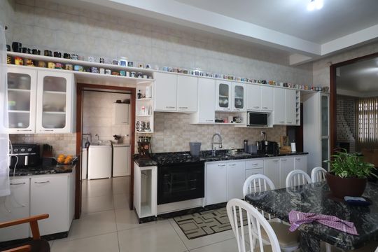 Cozinha de casa à venda com 4 quartos, 345m² em São José, Canoas