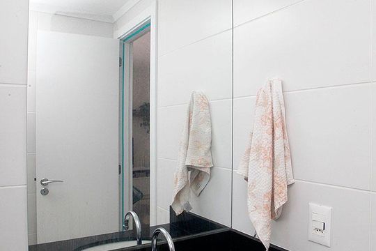 Banheiro de kitnet/studio à venda com 1 quarto, 34m² em Cidade Baixa, Porto Alegre