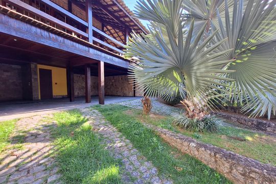 Quintal de casa de condomínio à venda com 3 quartos, 326m² em Matapaca, Niterói