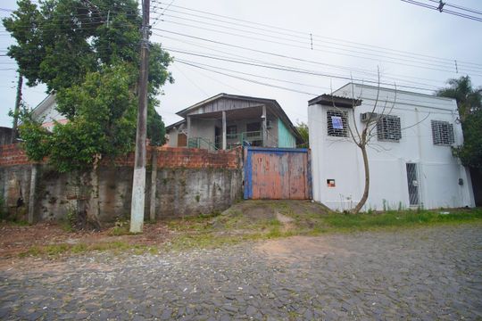 Fachada de casa à venda com 1 quarto, 120m² em Campestre, São Leopoldo