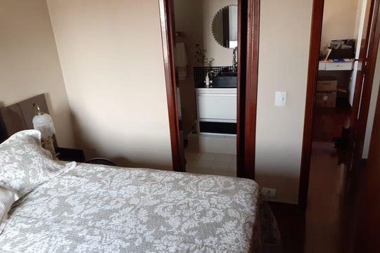 Suíte de apartamento à venda com 3 quartos, 110m² em Chácara Cruzeiro do Sul, São Paulo