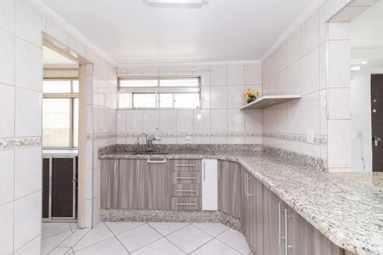 Cozinha de apartamento à venda com 2 quartos, 68m² em Conjunto Habitacional Padre Manoel de Paiva, São Paulo