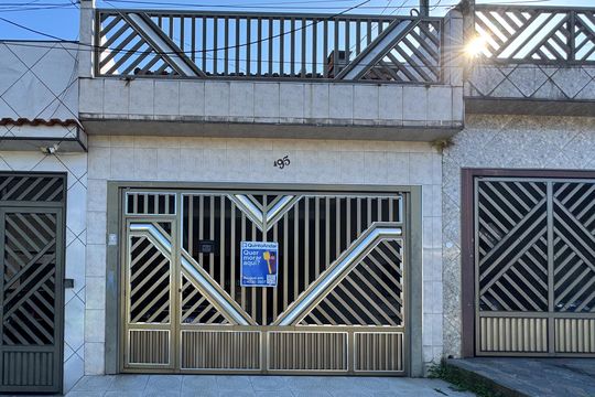 Fachada de casa à venda com 2 quartos, 156m² em Ferrazópolis, São Bernardo do Campo