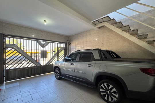 Garagem de casa à venda com 2 quartos, 156m² em Ferrazópolis, São Bernardo do Campo